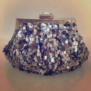 JESSICA MCCLINTOCK Sequins Silver Metallic Clutch